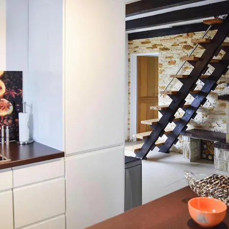 Attractive In With Fireplace And Garden فندق 4*