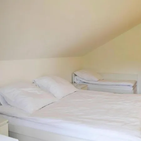 فندق Attractive In With Fireplace And Garden 4*